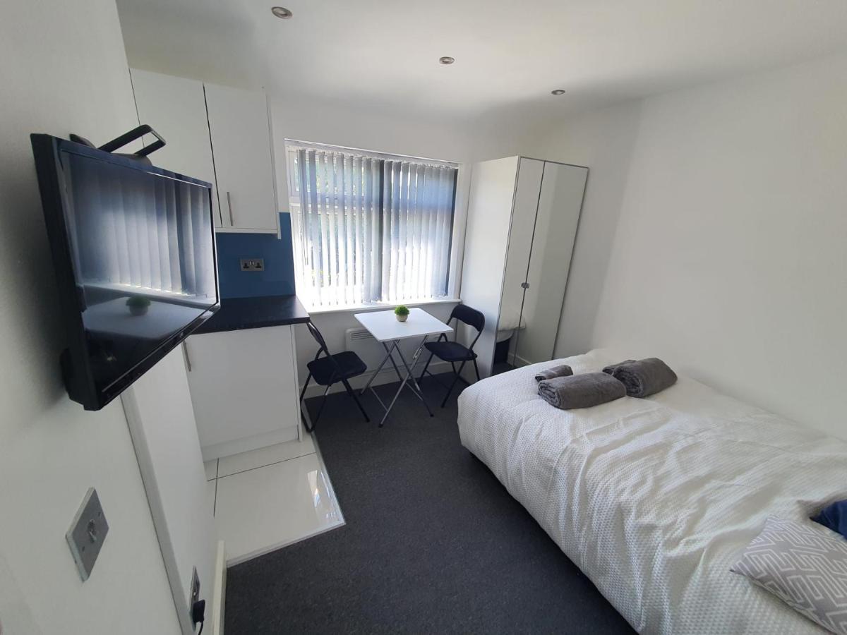 New Self Contained Flat,In Hayes, Free Parking Hotel Northolt  Exterior photo